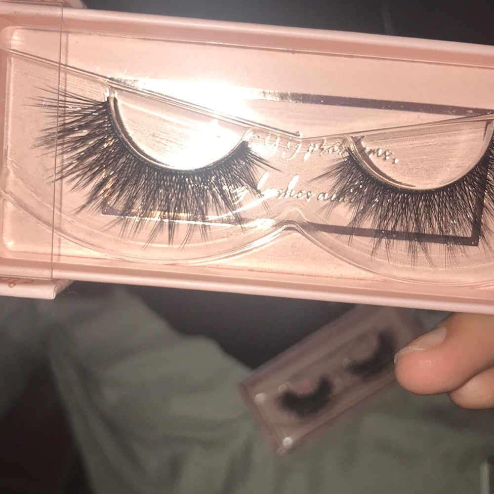 lashes